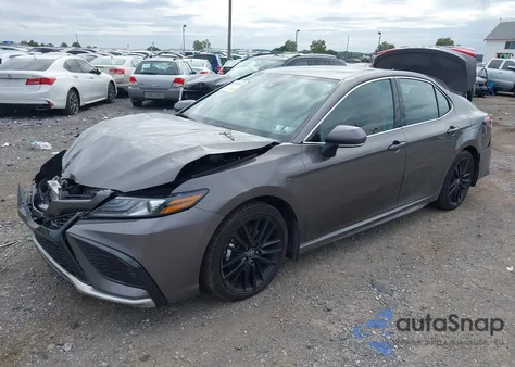2024 Toyota Camry Hybrid Xse z USA, uszkodzony, nr VIN 4T1K31AK4RU629512
